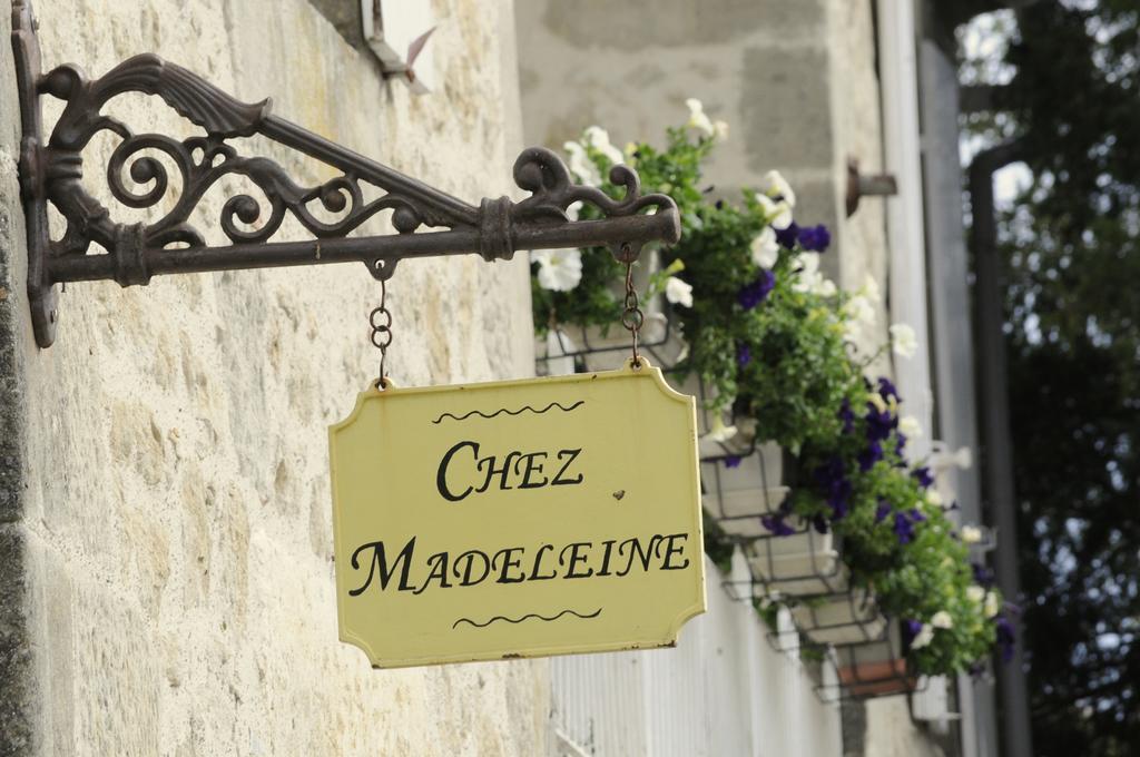 לינה וארוחת בוקר Saint-Colomb-de-Lauzun Chez Madeleine מראה חיצוני תמונה